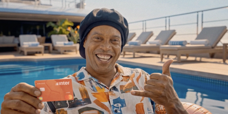 INTER Ronaldinho alberca tarjeta (1)